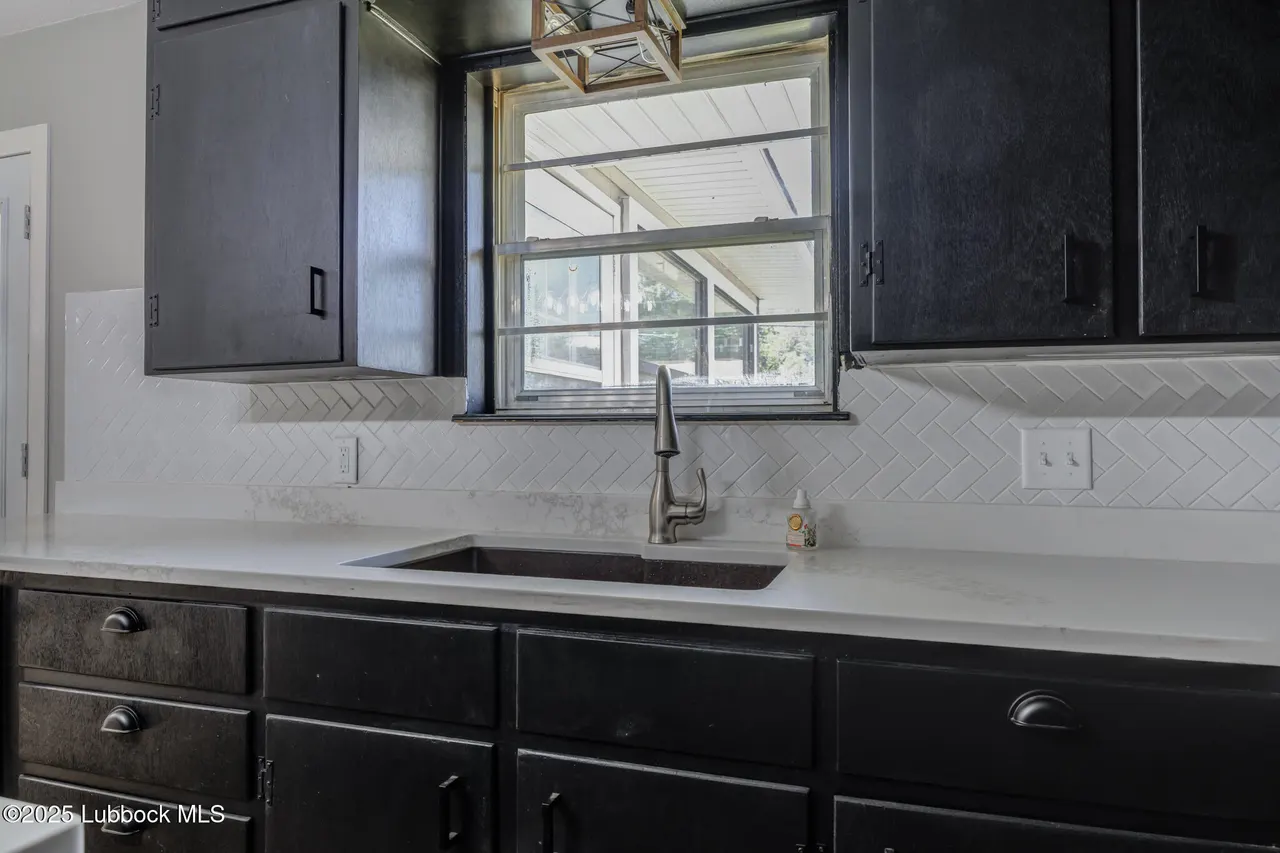Photo 15 — 2803 W 18th Street, Plainview, TX 79072