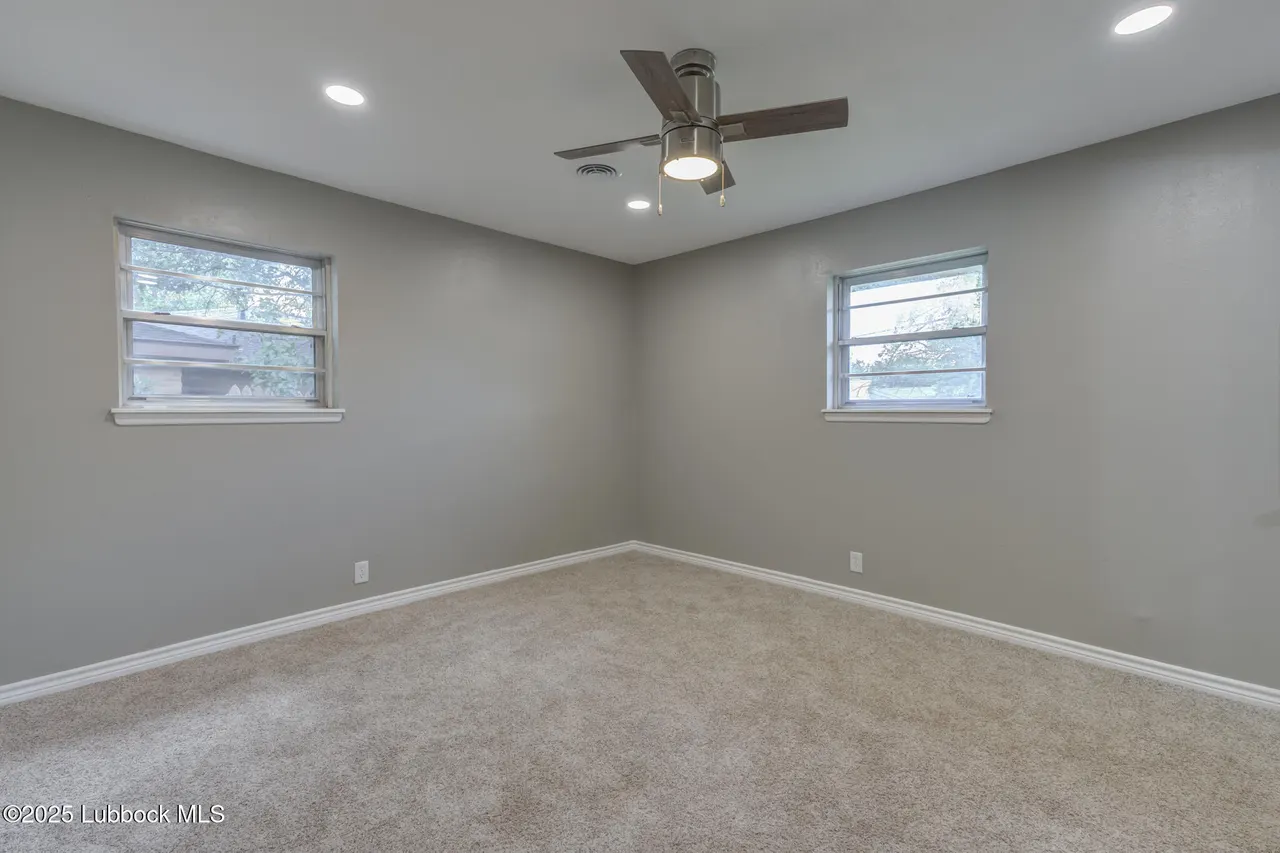Photo 20 — 2803 W 18th Street, Plainview, TX 79072