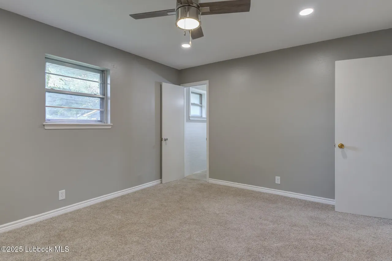 Photo 21 — 2803 W 18th Street, Plainview, TX 79072