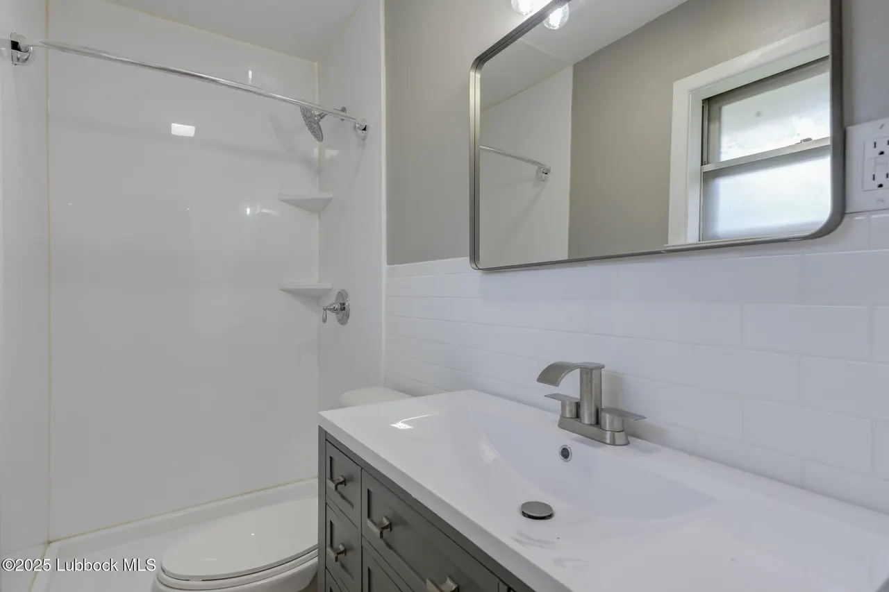 Photo 23 — 2803 W 18th Street, Plainview, TX 79072