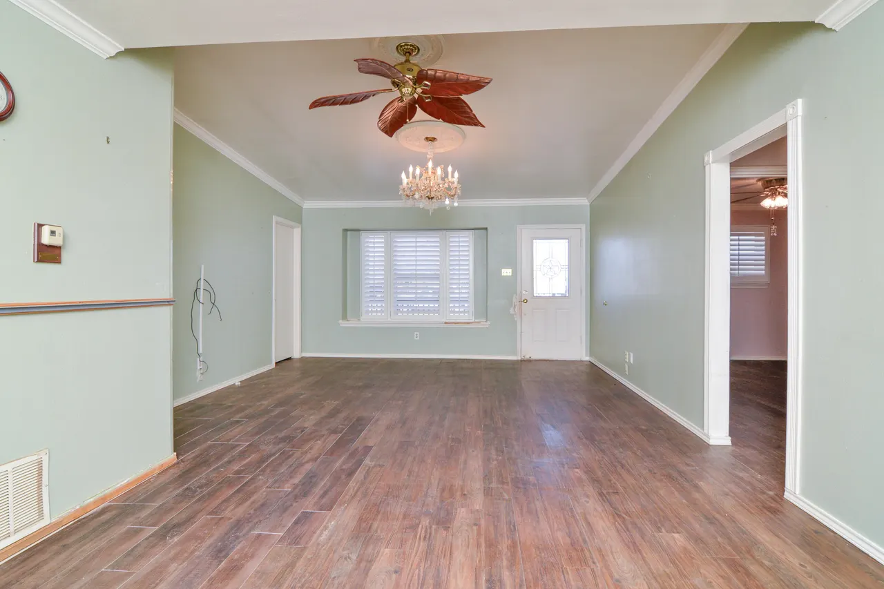 Photo 5 — 205 W 4th Street, Sundown, TX 79372