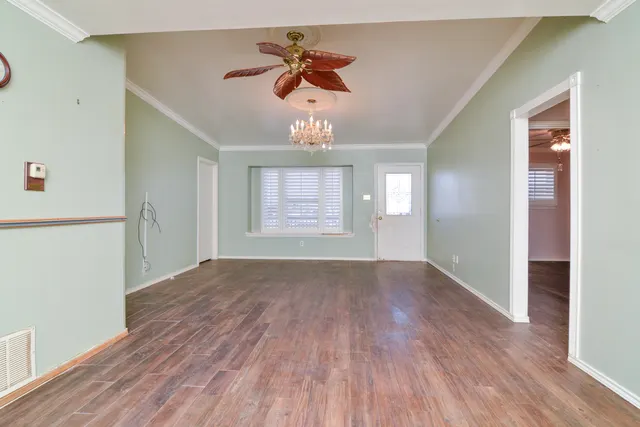 Photo 5 — 205 W 4th Street, Sundown, TX 79372