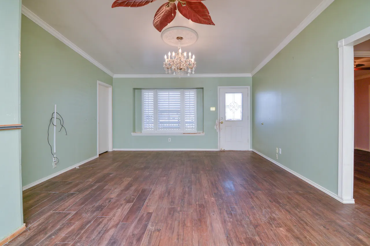 Photo 6 — 205 W 4th Street, Sundown, TX 79372