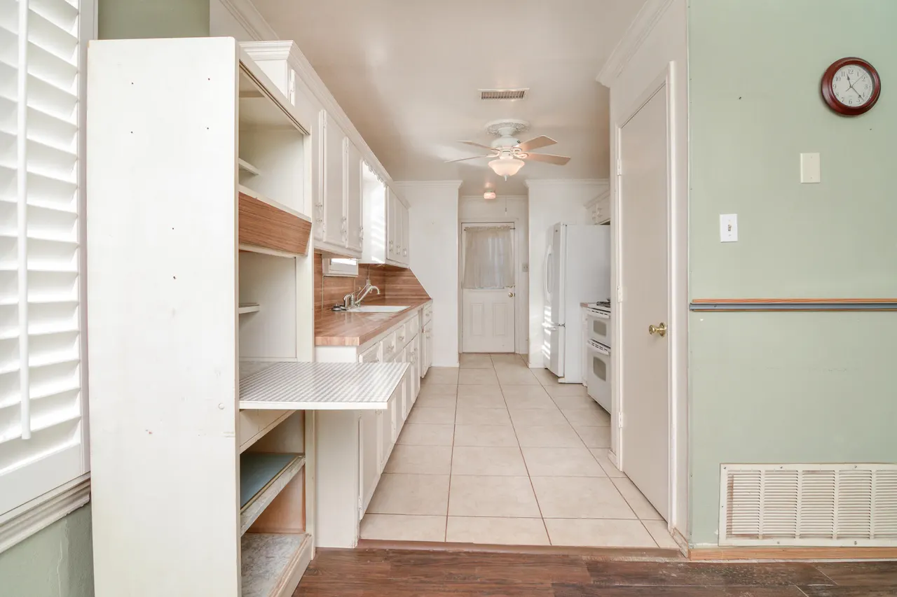 Photo 9 — 205 W 4th Street, Sundown, TX 79372