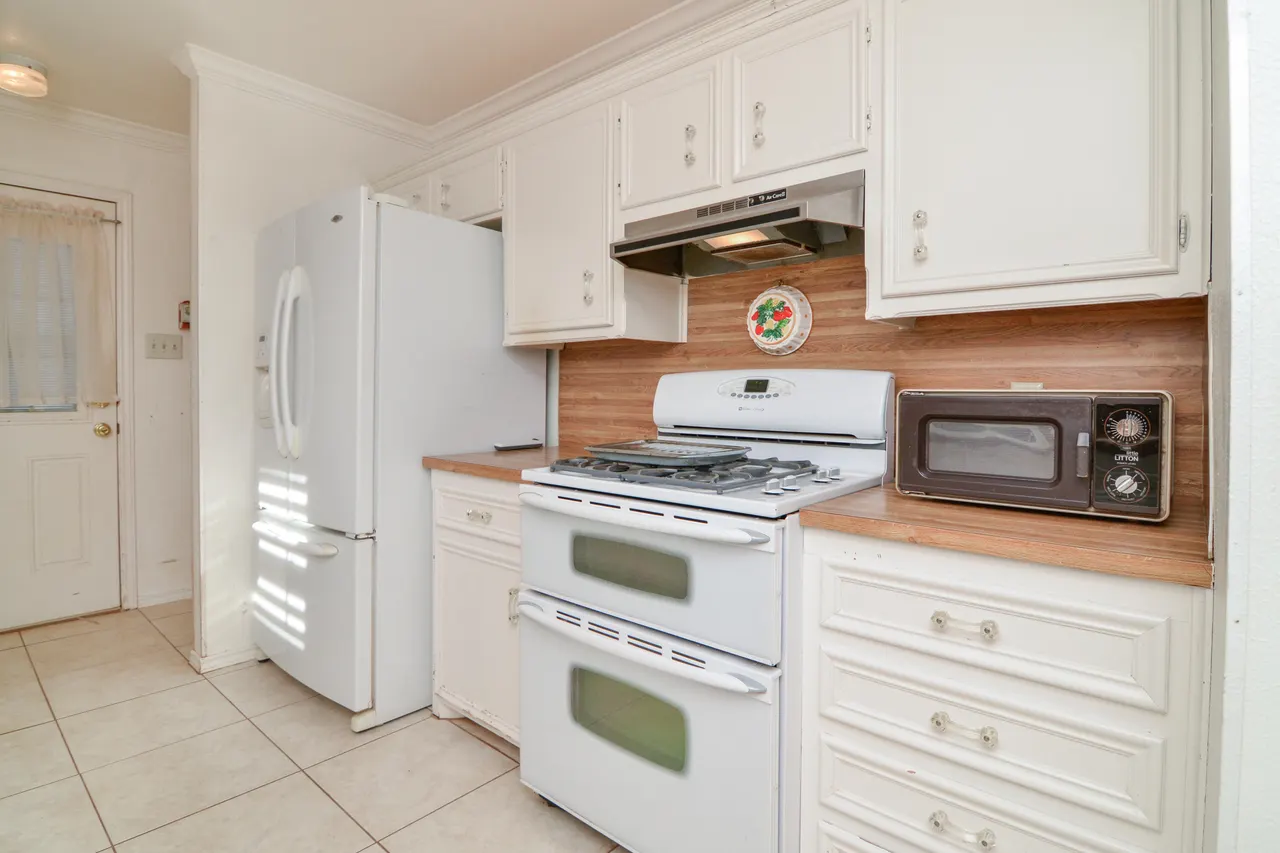 Photo 11 — 205 W 4th Street, Sundown, TX 79372
