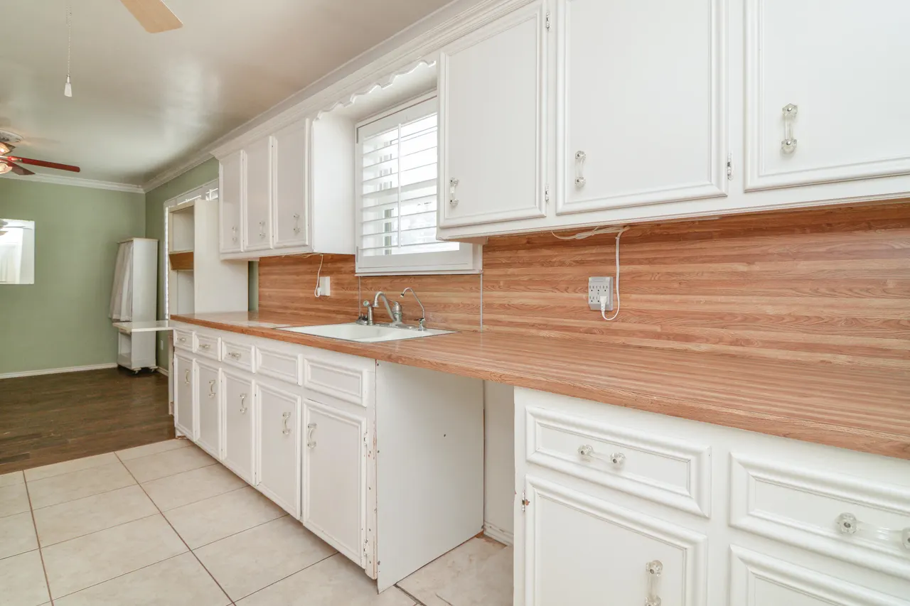 Photo 12 — 205 W 4th Street, Sundown, TX 79372