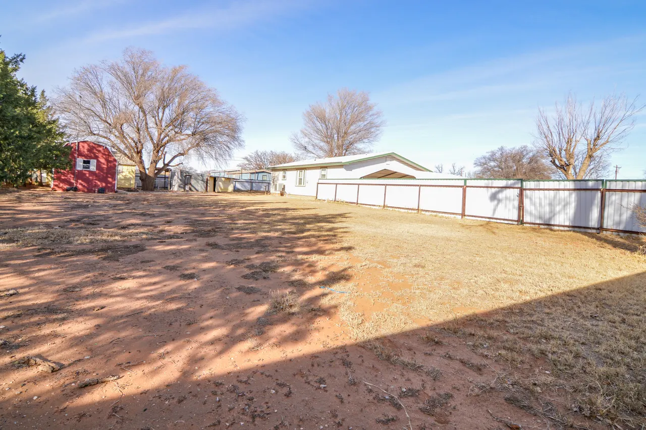 Photo 31 — 205 W 4th Street, Sundown, TX 79372