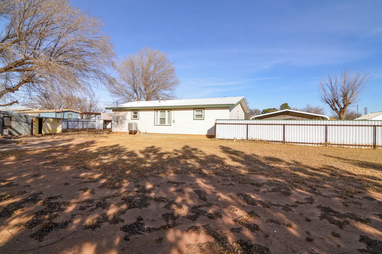 Photo 32 — 205 W 4th Street, Sundown, TX 79372