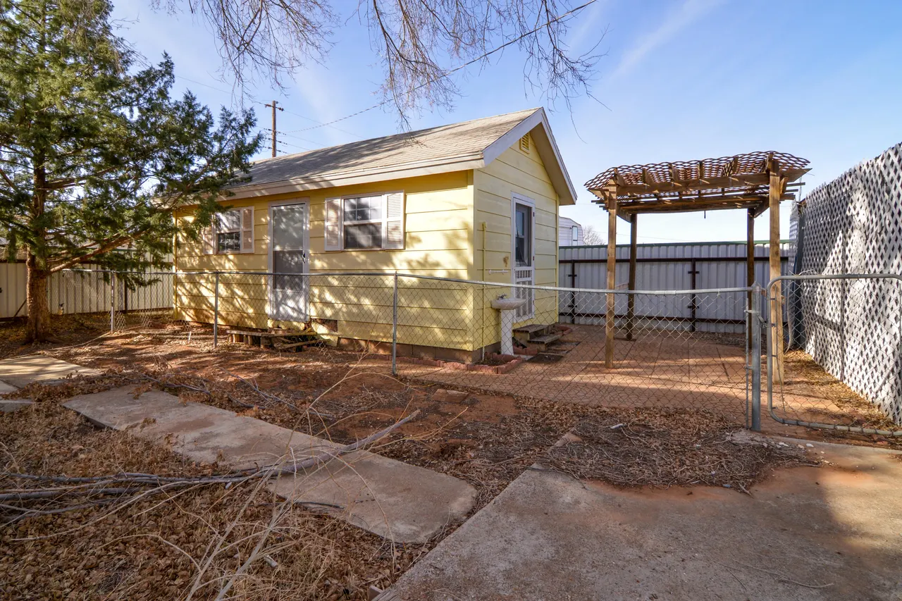 Photo 36 — 205 W 4th Street, Sundown, TX 79372