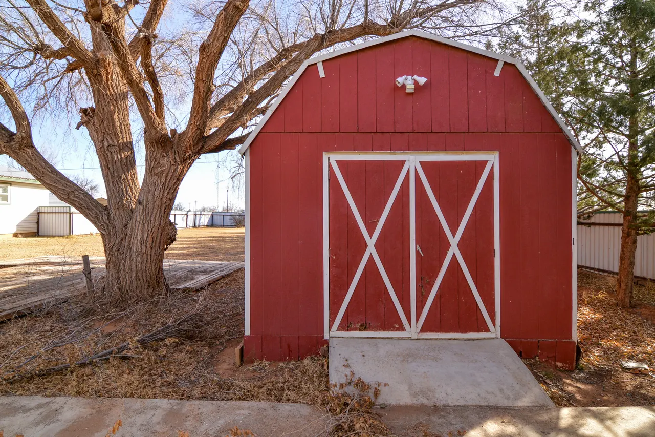 Photo 39 — 205 W 4th Street, Sundown, TX 79372