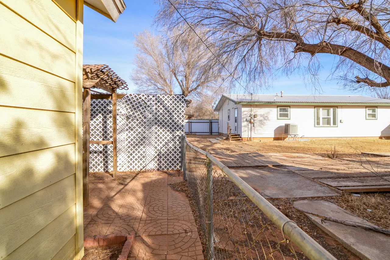 Photo 40 — 205 W 4th Street, Sundown, TX 79372