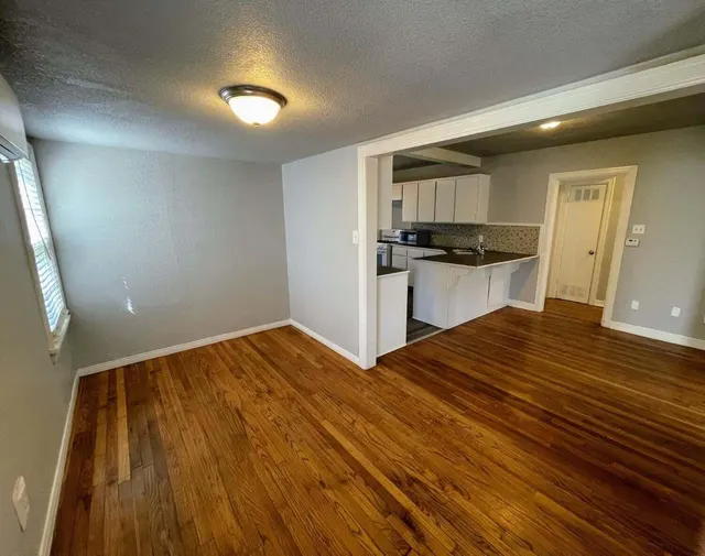 Photo 3 — 2102 25th Street, Lubbock, TX 79411