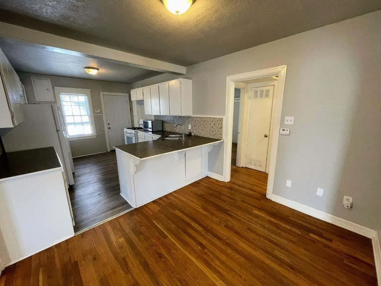 Photo 4 — 2102 25th Street, Lubbock, TX 79411