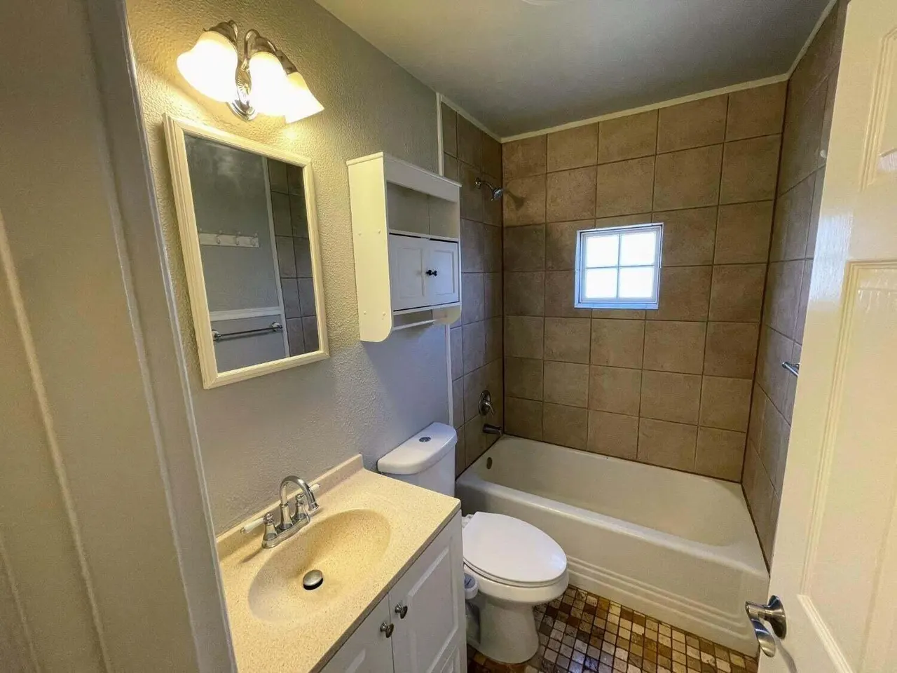 Photo 7 — 2102 25th Street, Lubbock, TX 79411
