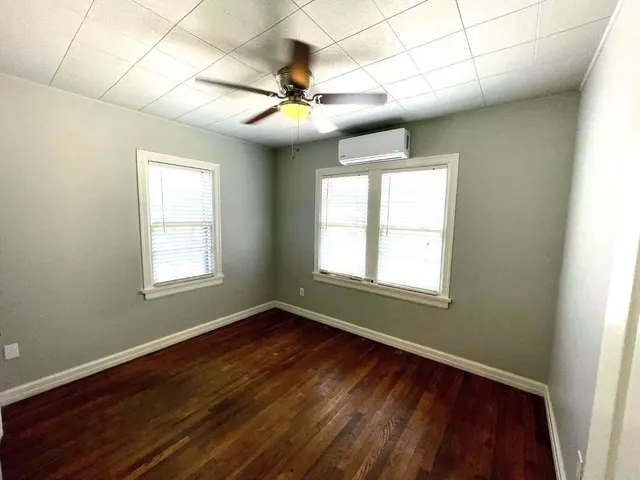 Photo 8 — 2102 25th Street, Lubbock, TX 79411