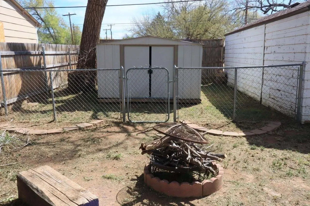 Photo 12 — 2102 25th Street, Lubbock, TX 79411