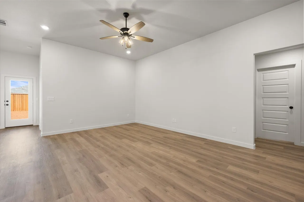 Photo 4 — 2422 Aberdeen Avenue, Wolfforth, TX 79382