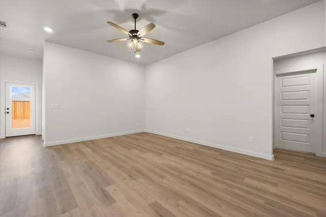 Photo 4 — 2422 Aberdeen Avenue, Wolfforth, TX 79382