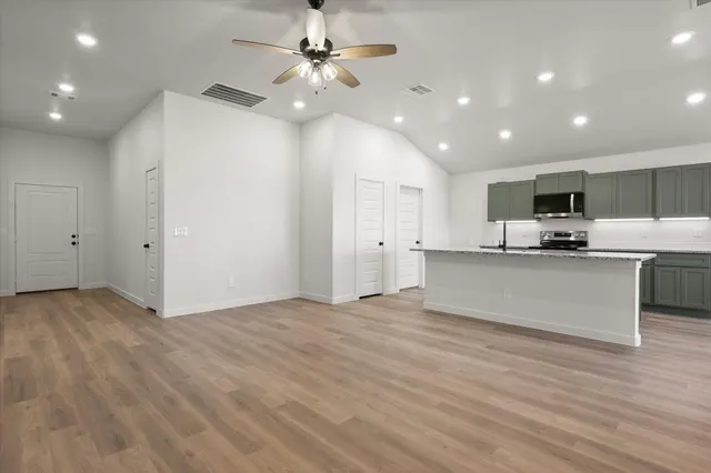 Photo 6 — 2422 Aberdeen Avenue, Wolfforth, TX 79382