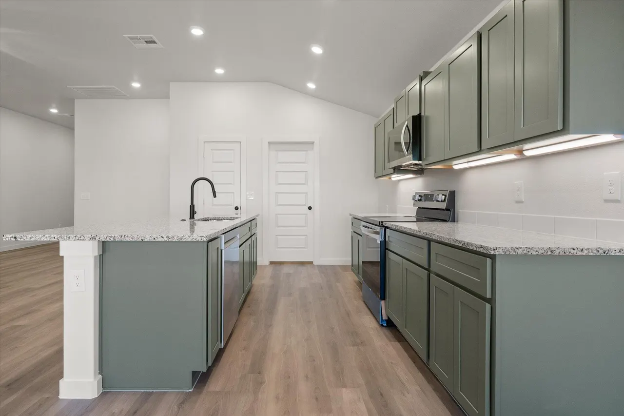 Photo 10 — 2422 Aberdeen Avenue, Wolfforth, TX 79382