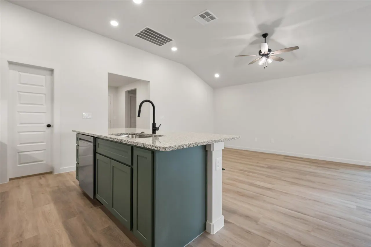 Photo 10 — 2407 Aberdeen Avenue, Wolfforth, TX 79382