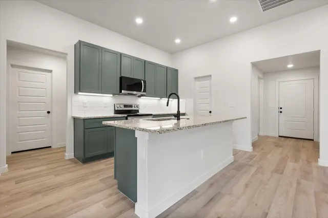 Photo 7 — 2407 Aberdeen Avenue, Wolfforth, TX 79382