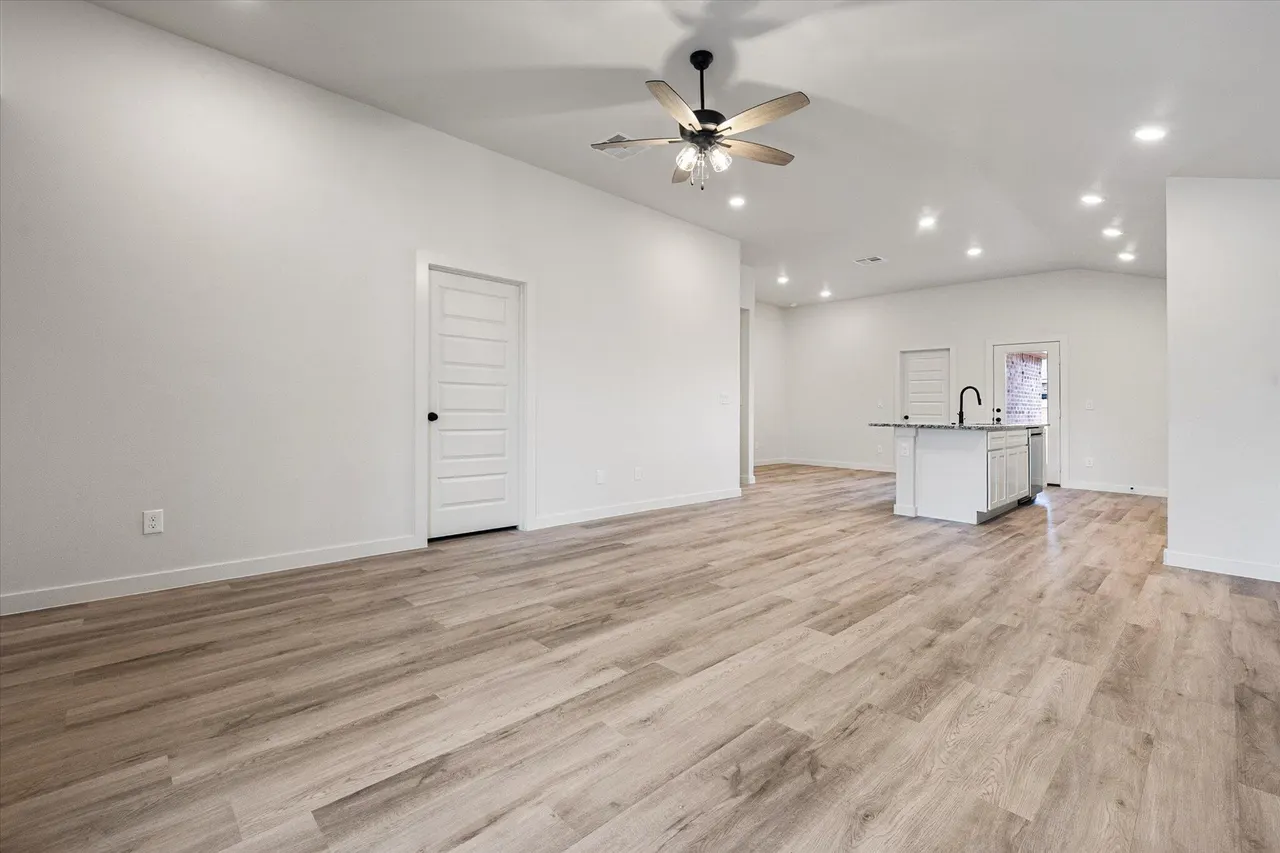 Photo 4 — 2409 Aberdeen Avenue, Wolfforth, TX 79382