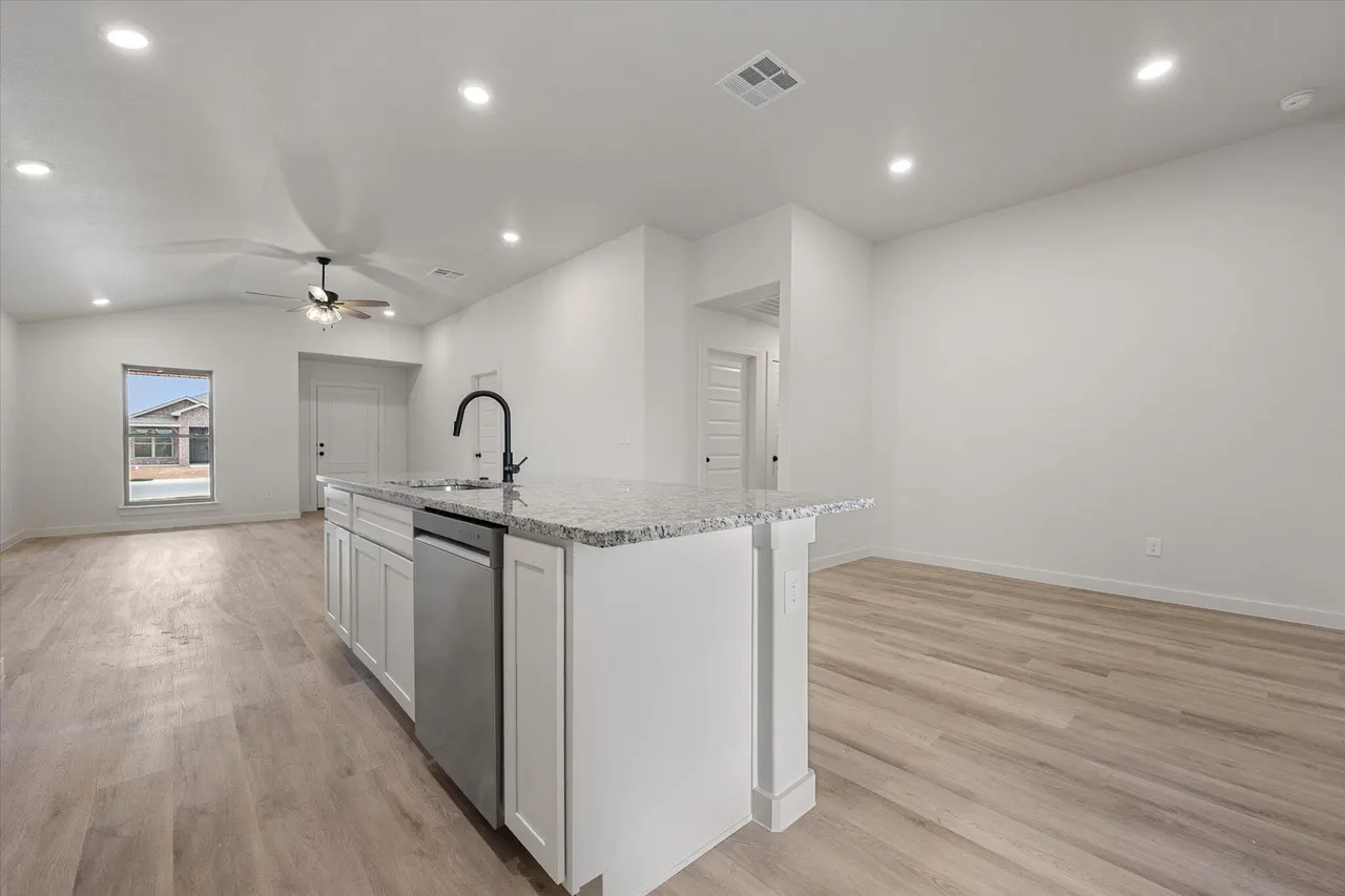 Photo 10 — 2409 Aberdeen Avenue, Wolfforth, TX 79382