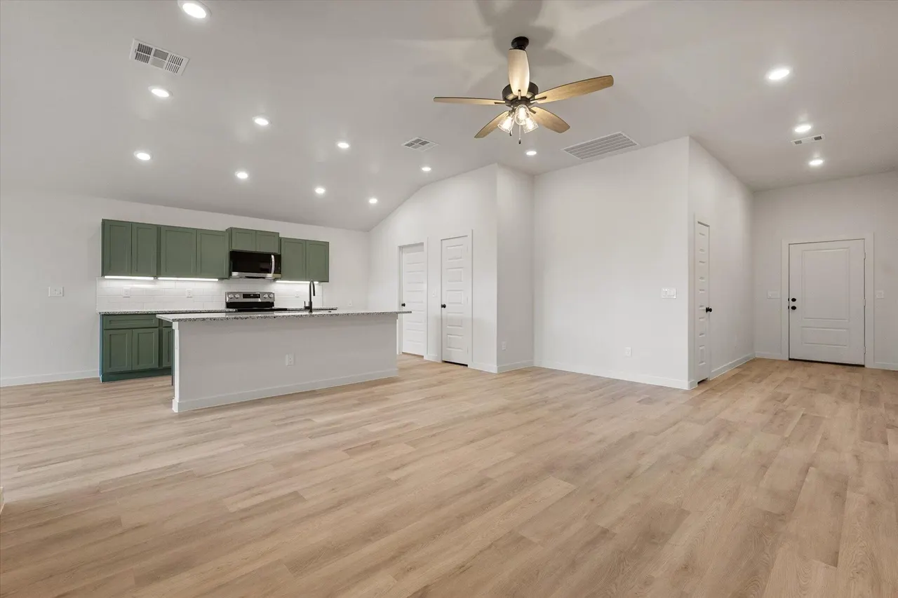 Photo 5 — 2412 Aberdeen Avenue, Wolfforth, TX 79382