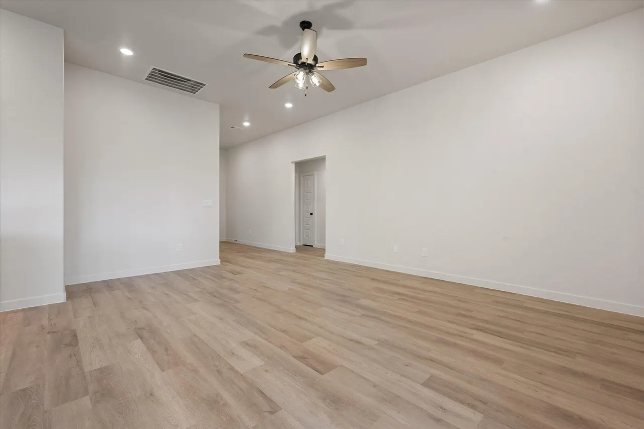Photo 4 — 2412 Aberdeen Avenue, Wolfforth, TX 79382
