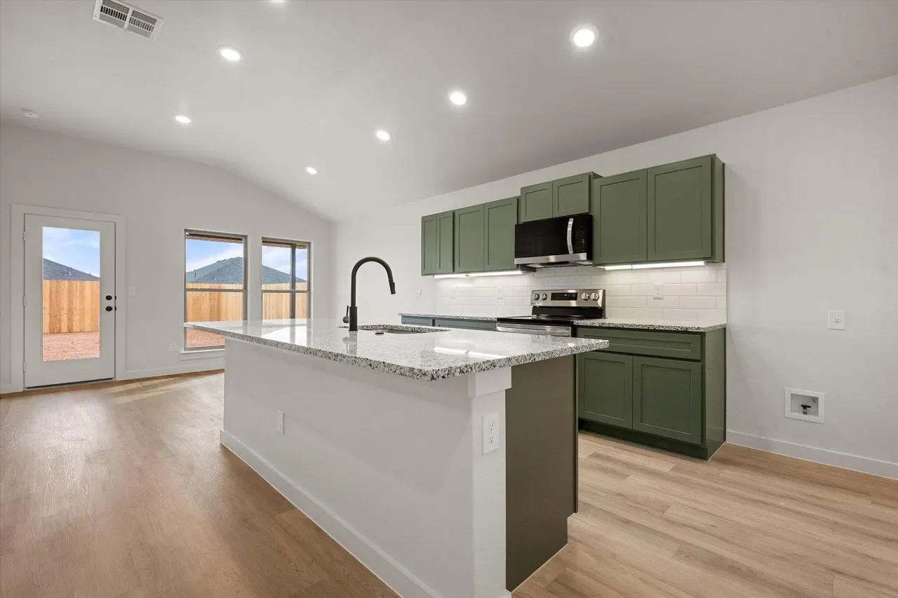 Photo 8 — 2412 Aberdeen Avenue, Wolfforth, TX 79382