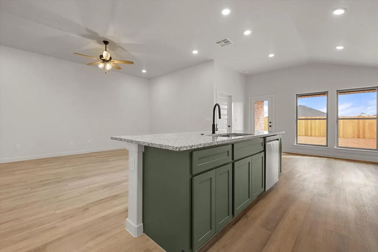 Photo 10 — 2412 Aberdeen Avenue, Wolfforth, TX 79382