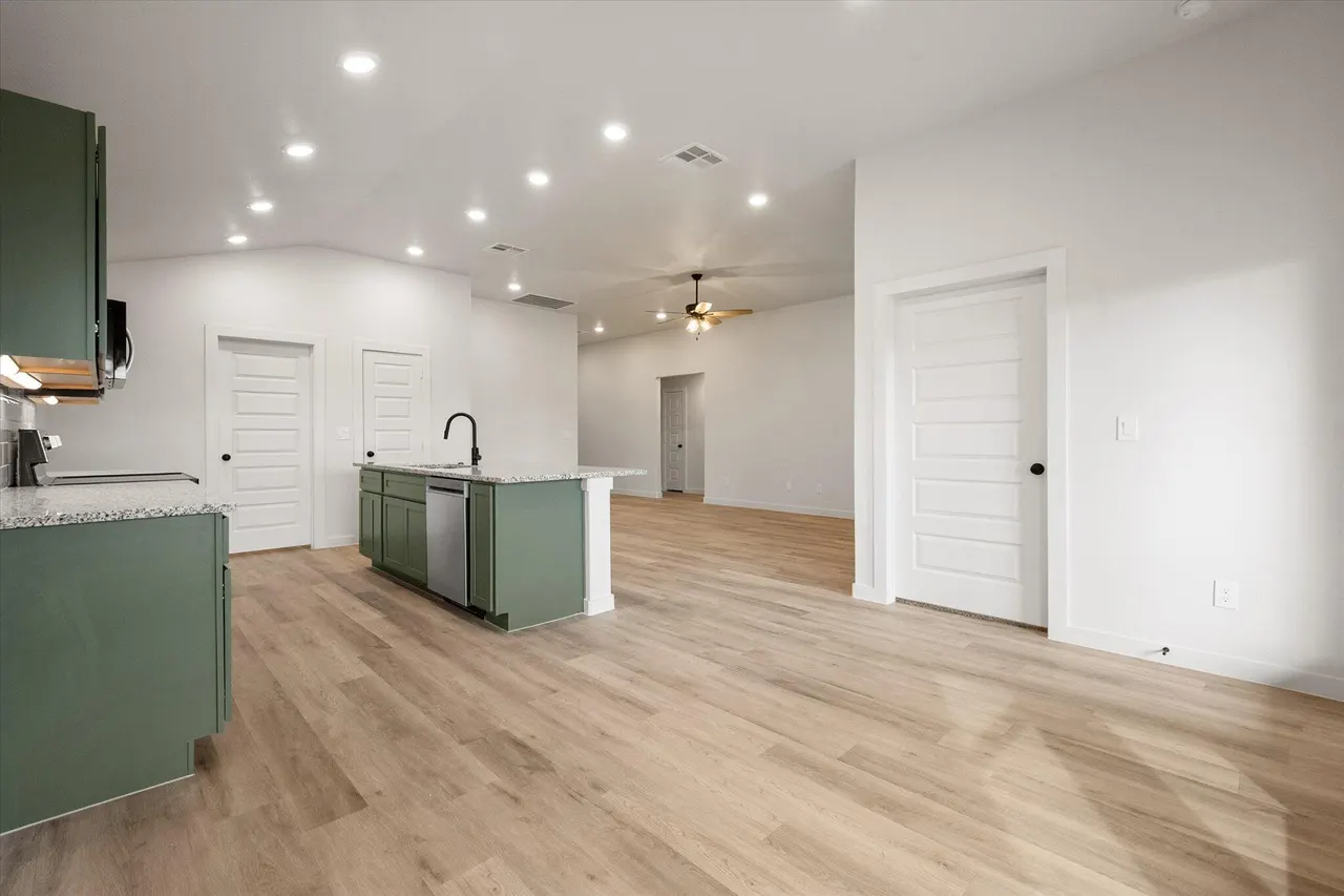 Photo 11 — 2412 Aberdeen Avenue, Wolfforth, TX 79382