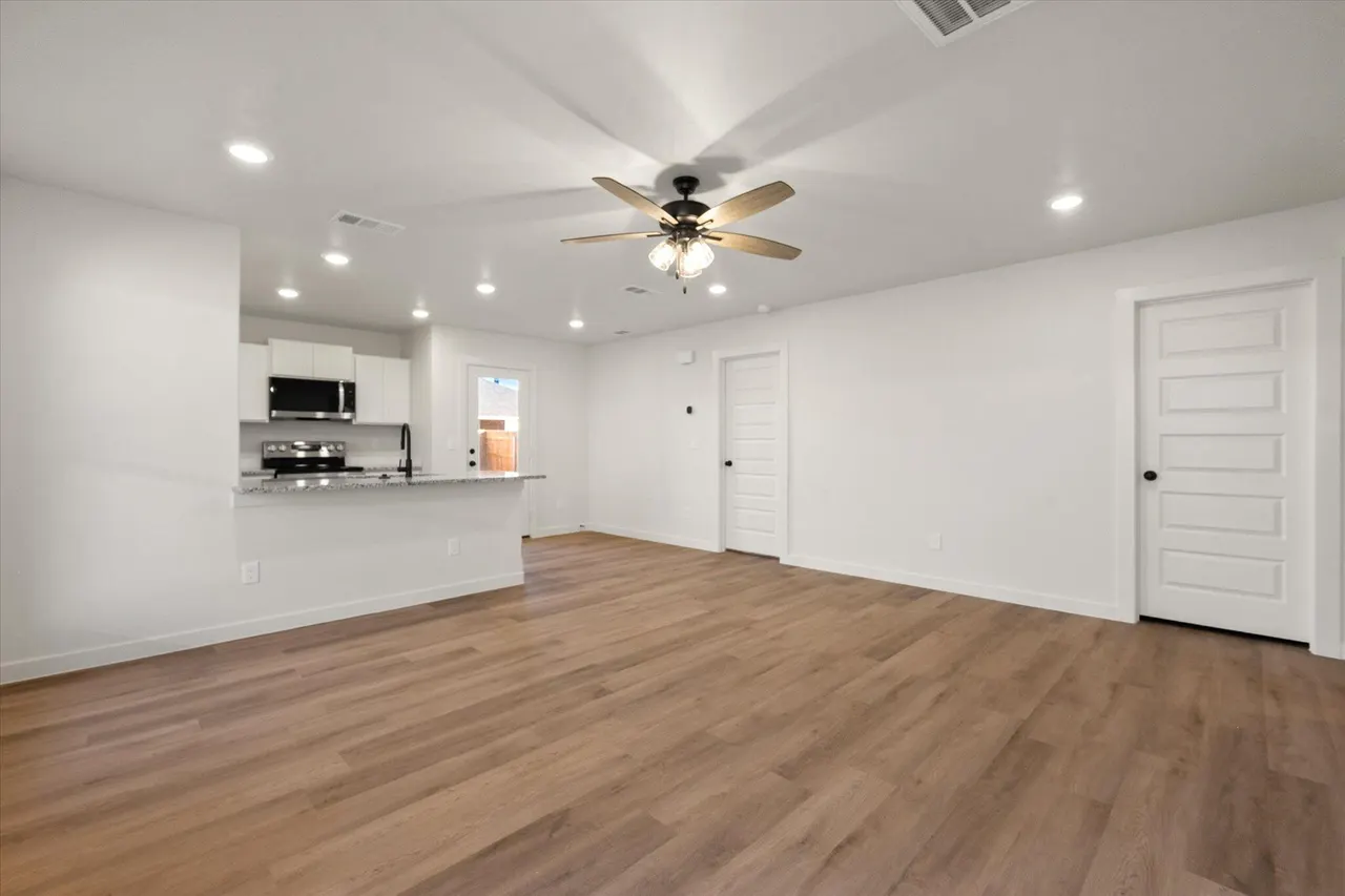 Photo 4 — 6313 Volney Avenue, Lubbock, TX 79407