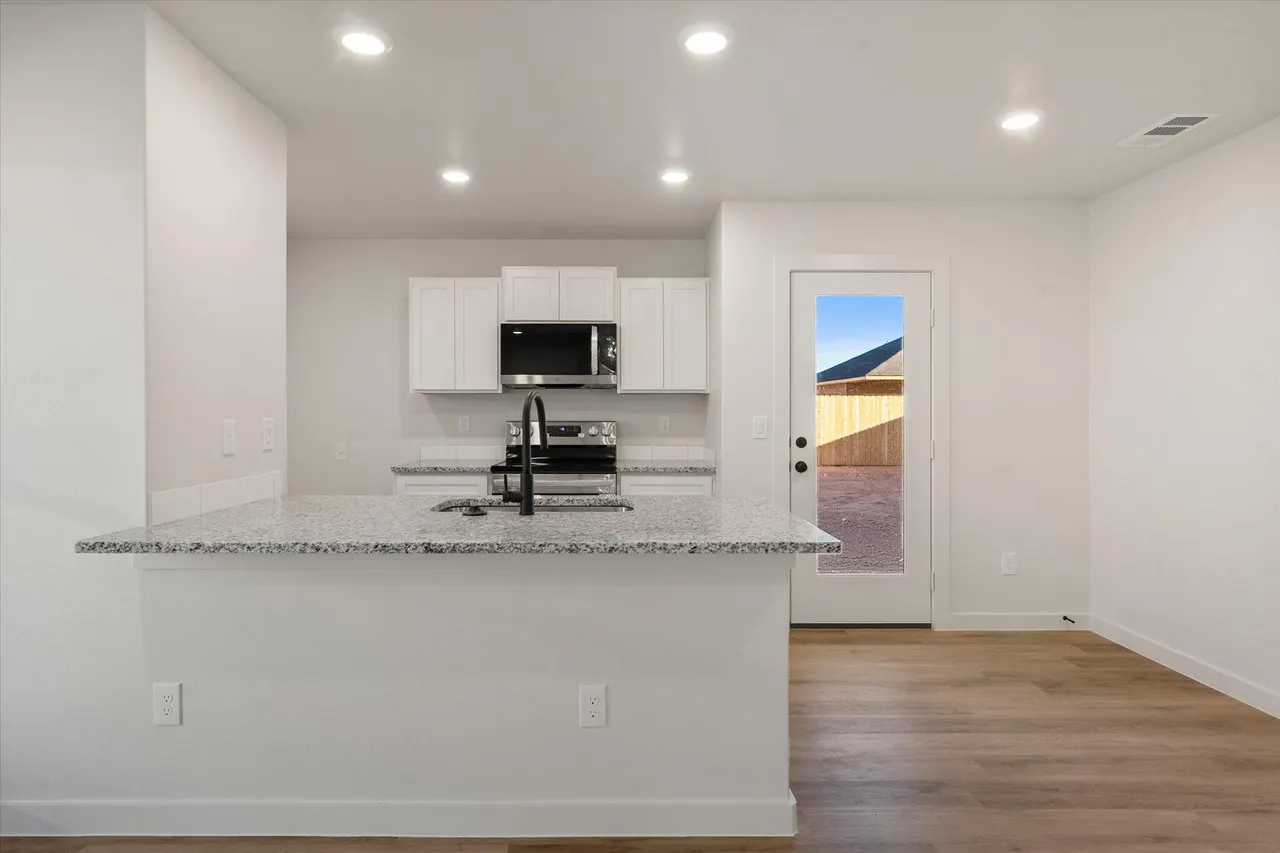 Photo 7 — 6313 Volney Avenue, Lubbock, TX 79407