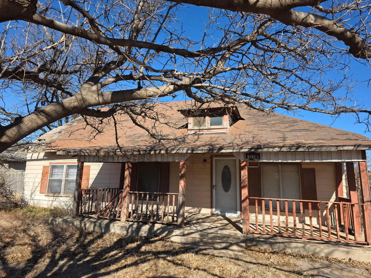 Photo 2 — 322 W Tennessee Street, Floydada, TX 79235