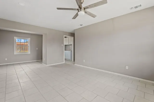 Photo 3 — 1815 E Amherst Street, Lubbock, TX 79403