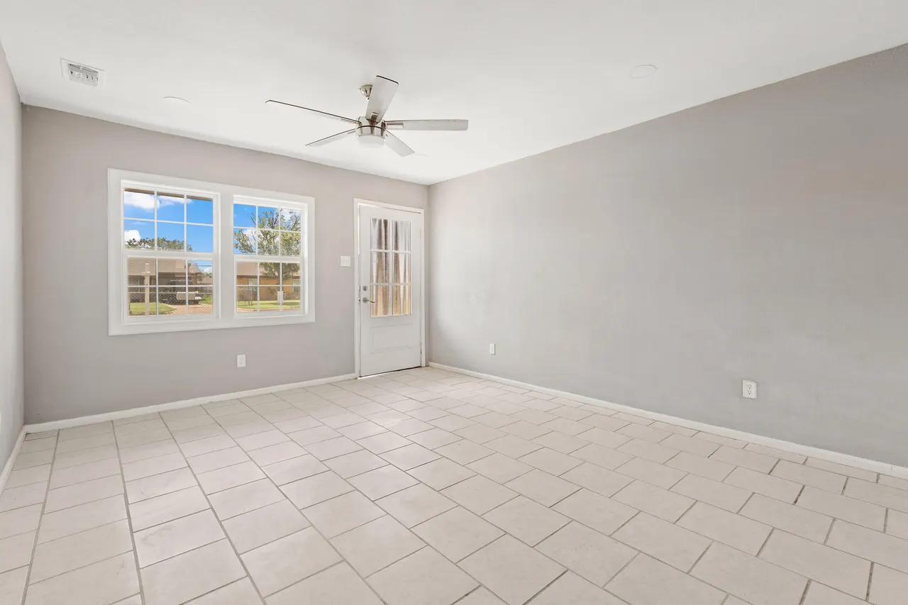 Photo 5 — 1815 E Amherst Street, Lubbock, TX 79403
