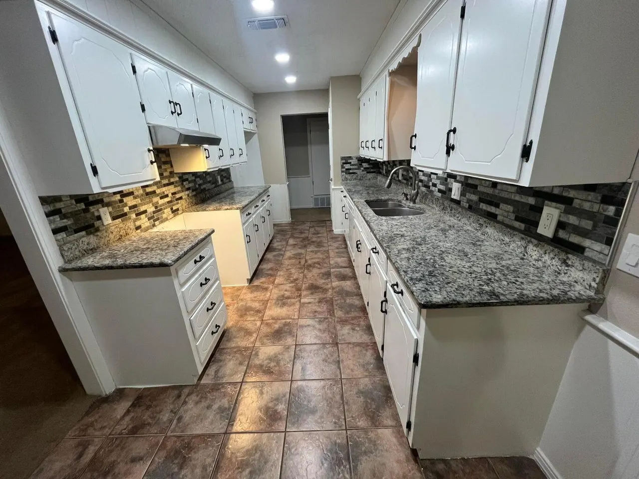 Photo 7 — 1312 Yonkers Street, Plainview, TX 79072