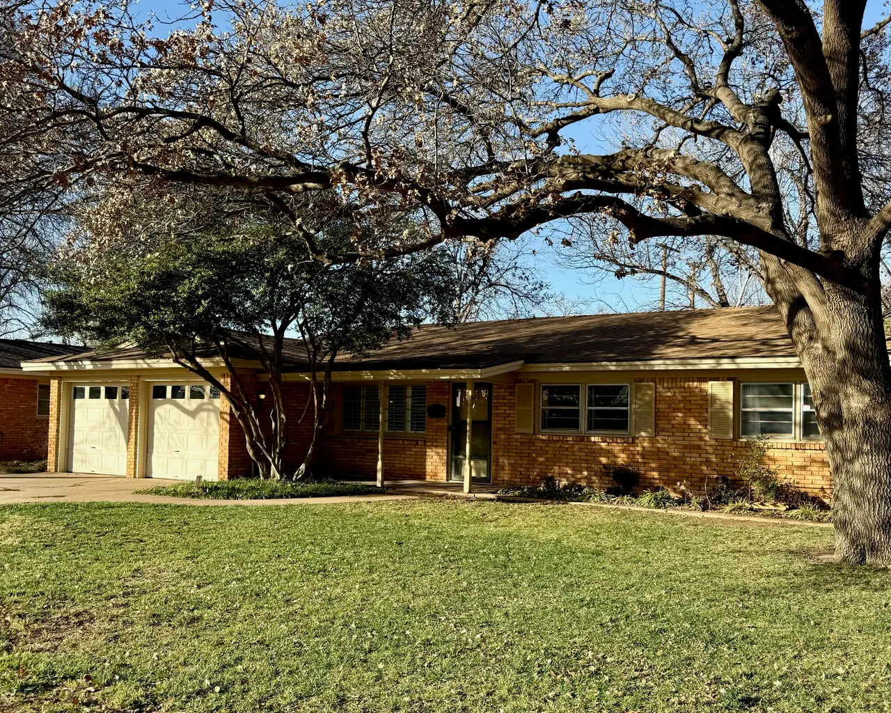 Photo 2 — 3012 69th Street, Lubbock, TX 79413