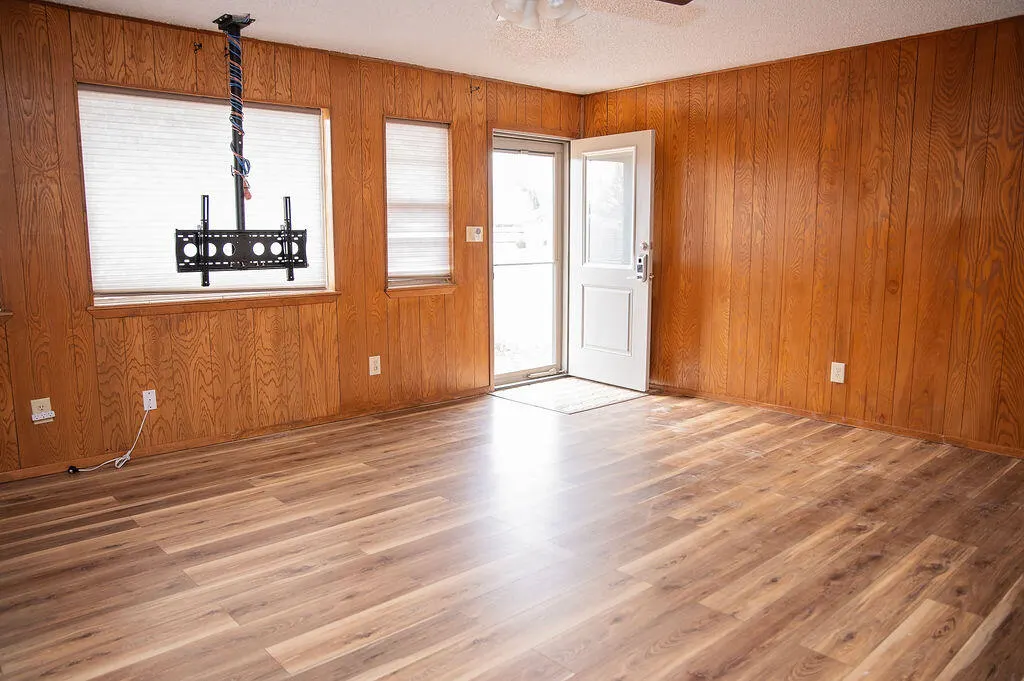 Photo 3 — 520 W 8th Street, Denver City, TX 79323