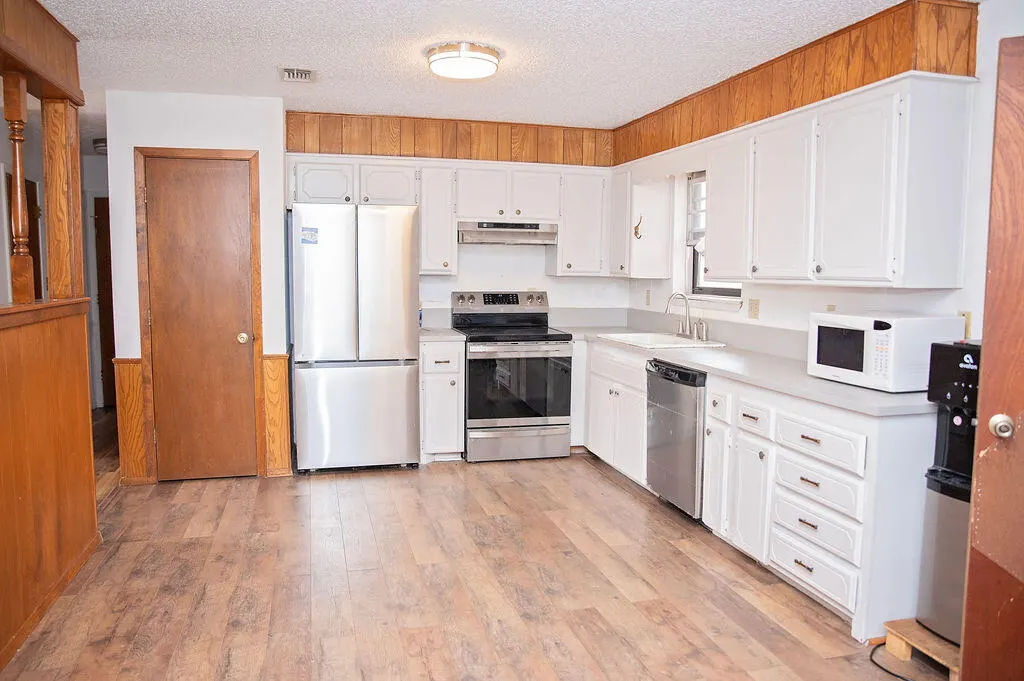 Photo 5 — 520 W 8th Street, Denver City, TX 79323