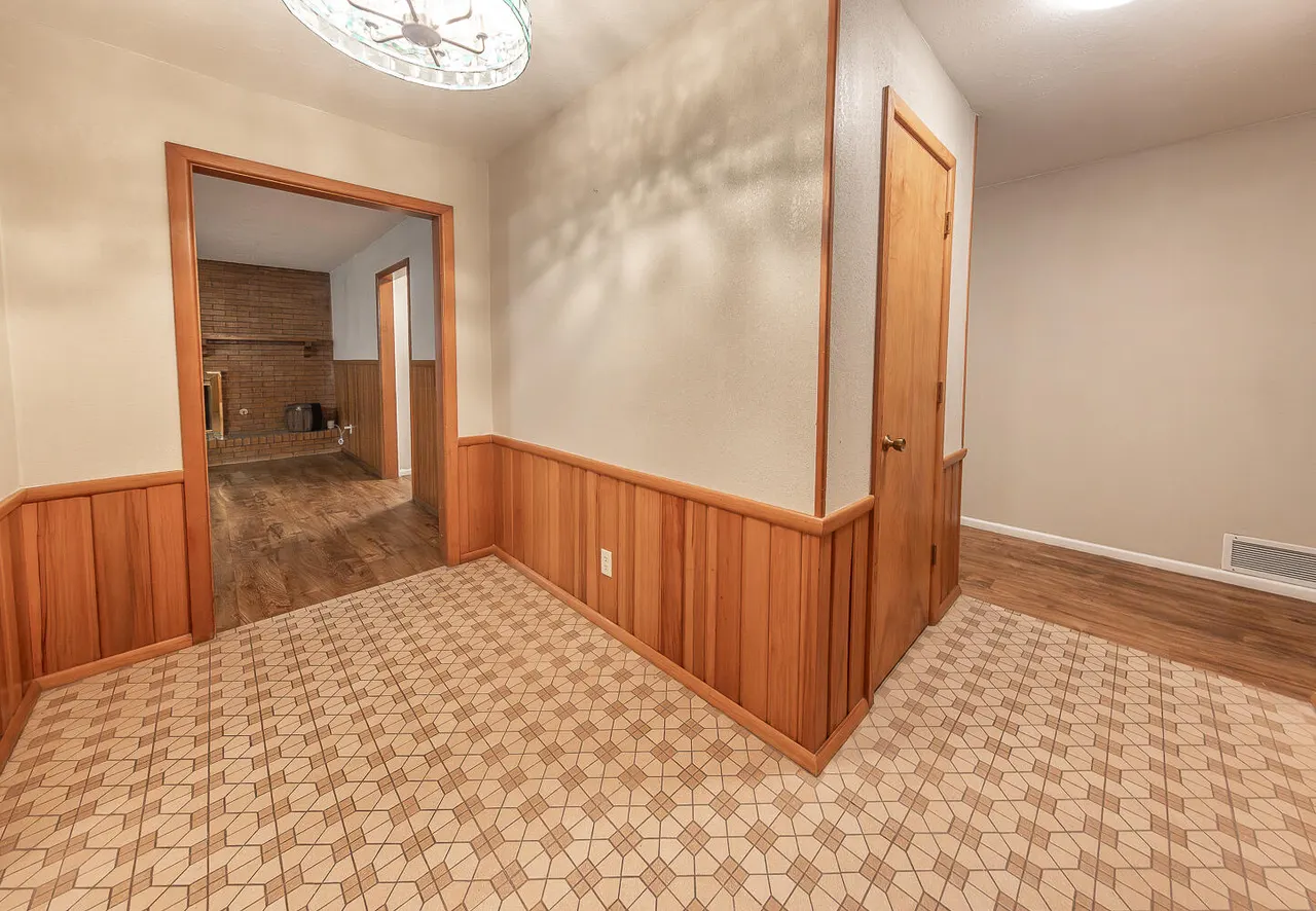 Photo 4 — 2310 61st Street, Lubbock, TX 79412