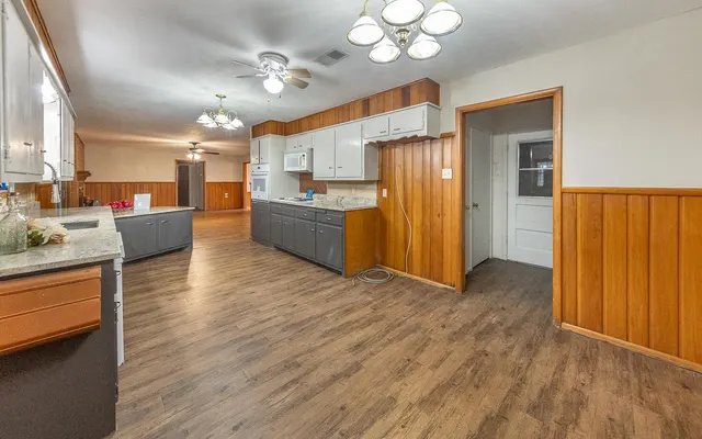 Photo 8 — 2310 61st Street, Lubbock, TX 79412