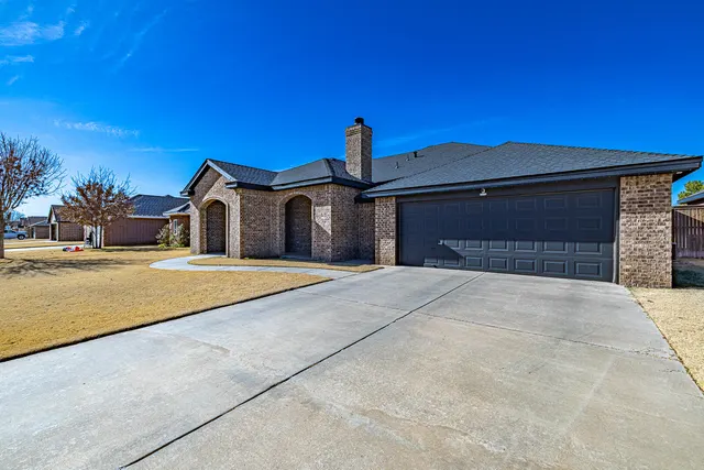 Photo 4 — 527 Avenue T, Shallowater, TX 79363