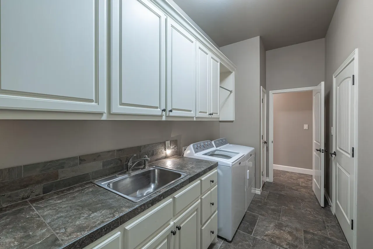 Photo 21 — 527 Avenue T, Shallowater, TX 79363