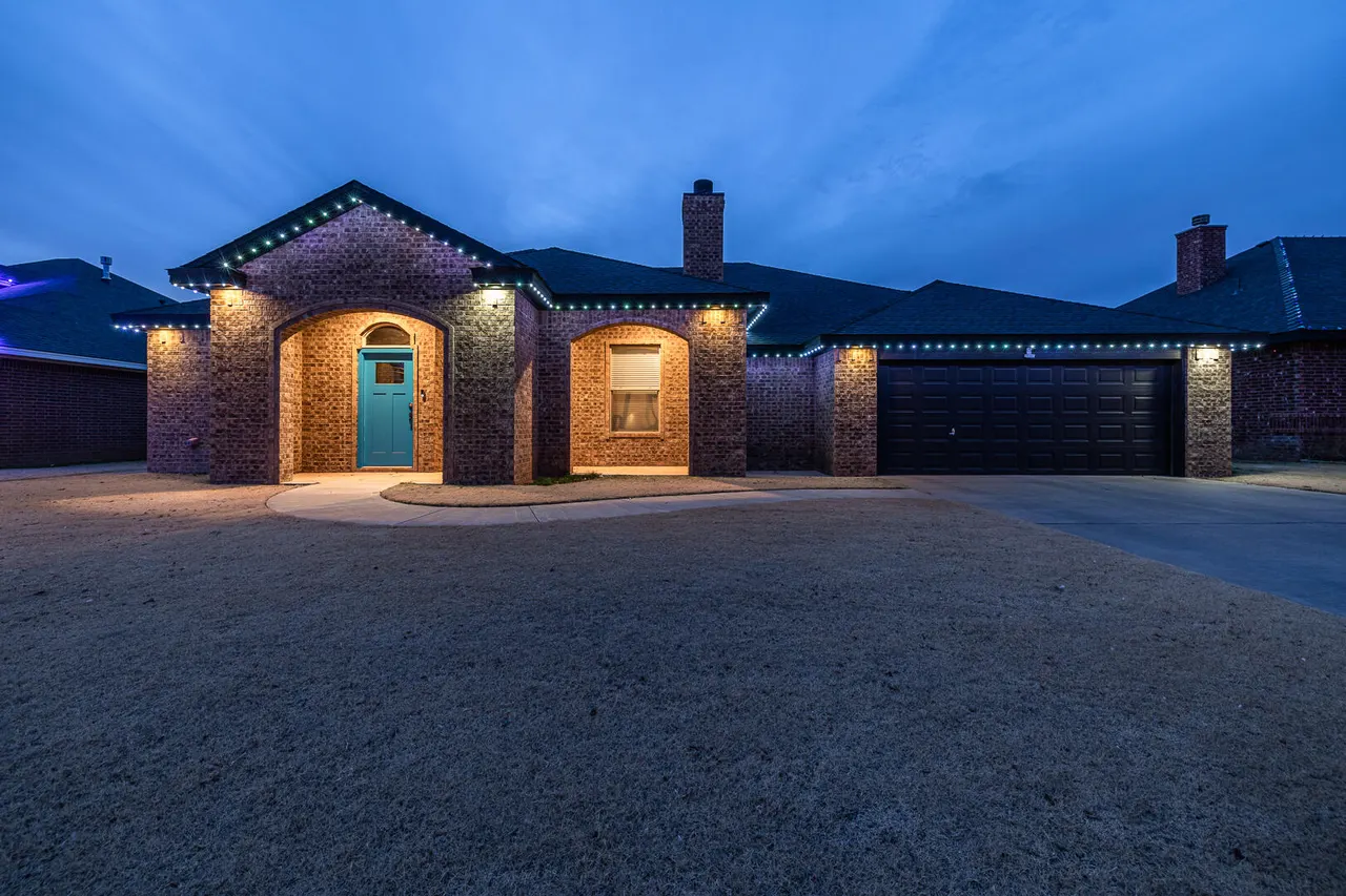 Front exterior — 527 Avenue T, Shallowater, TX 79363