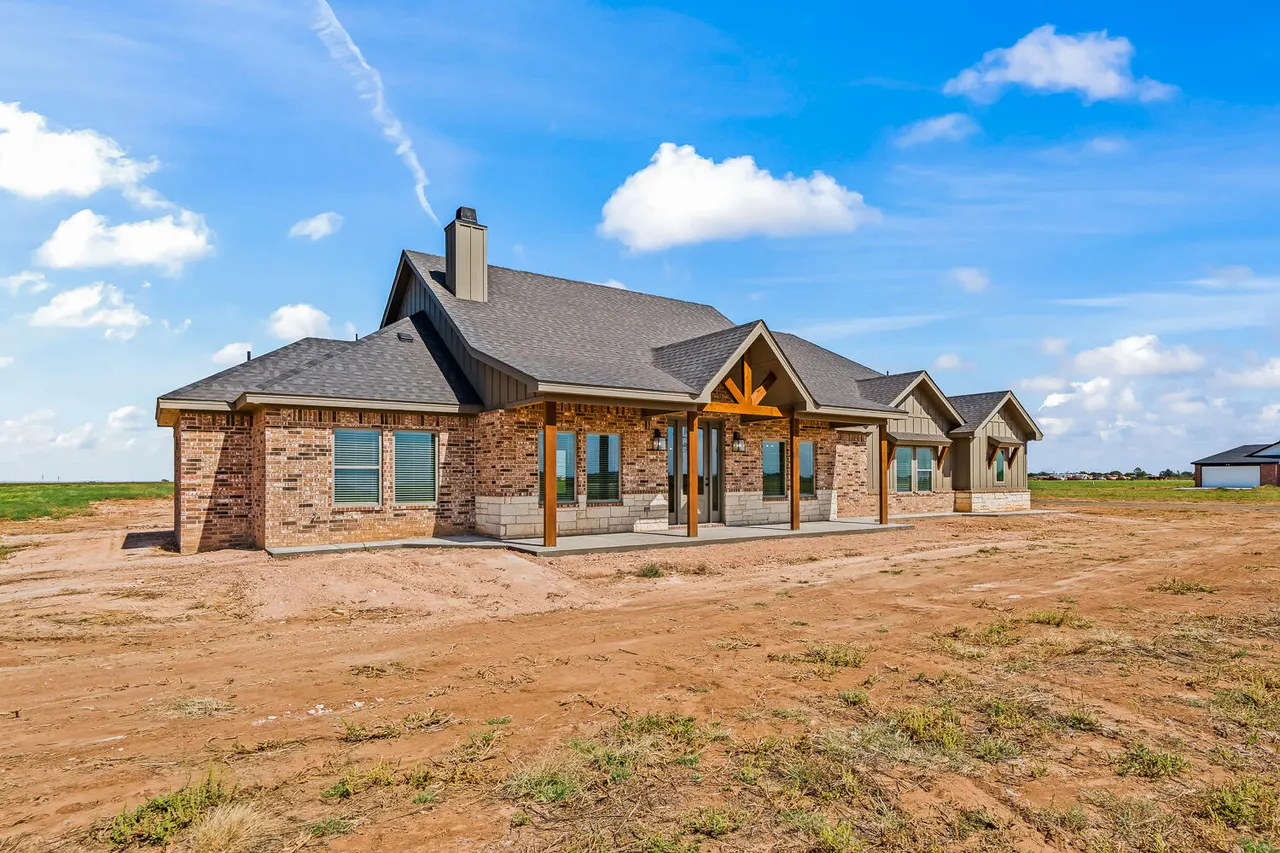 Photo 2 — 1214 W Hardin, Lubbock, TX 79403