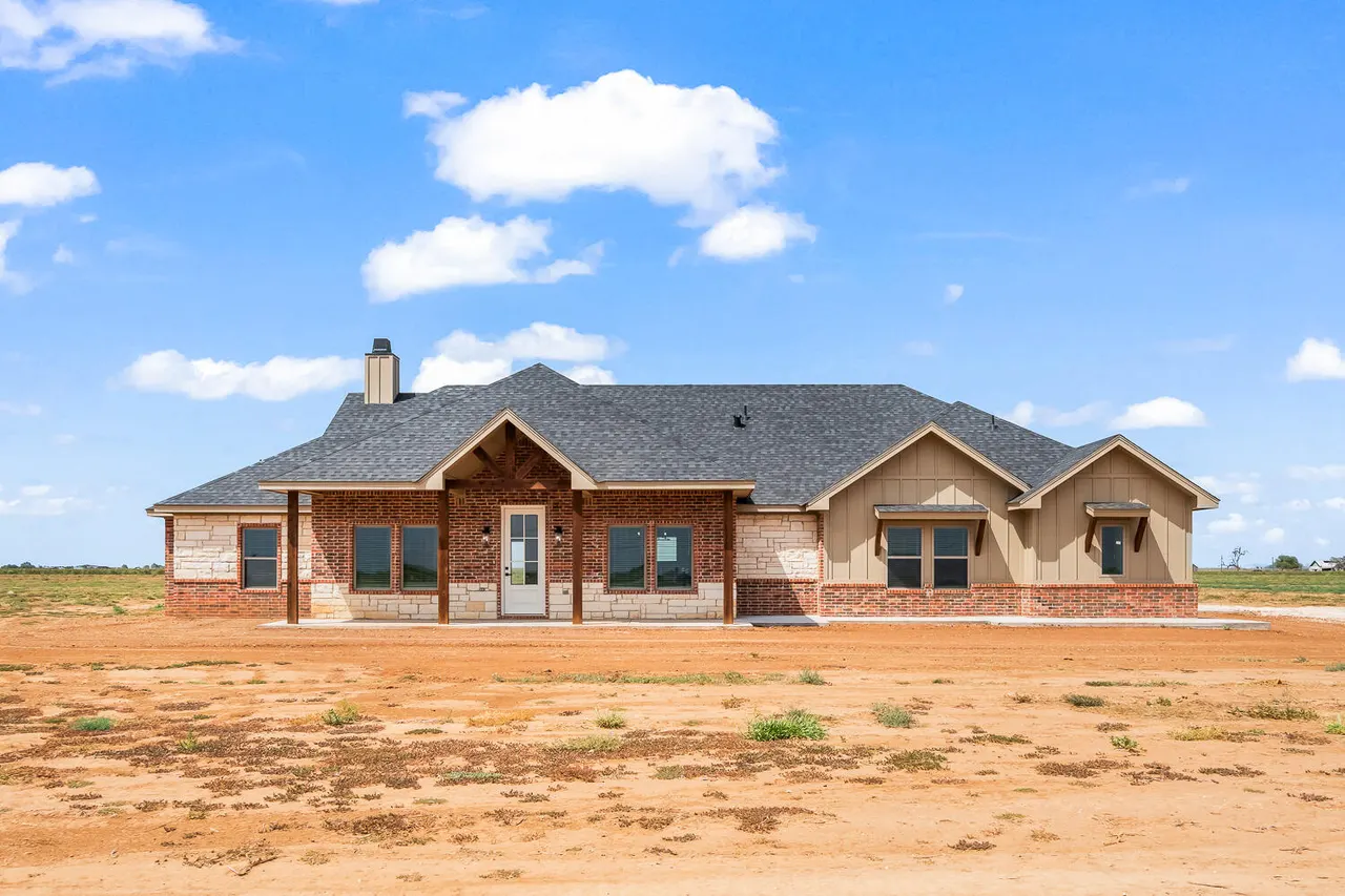 Front exterior — 7205 E F M 41, Slaton, TX 79364