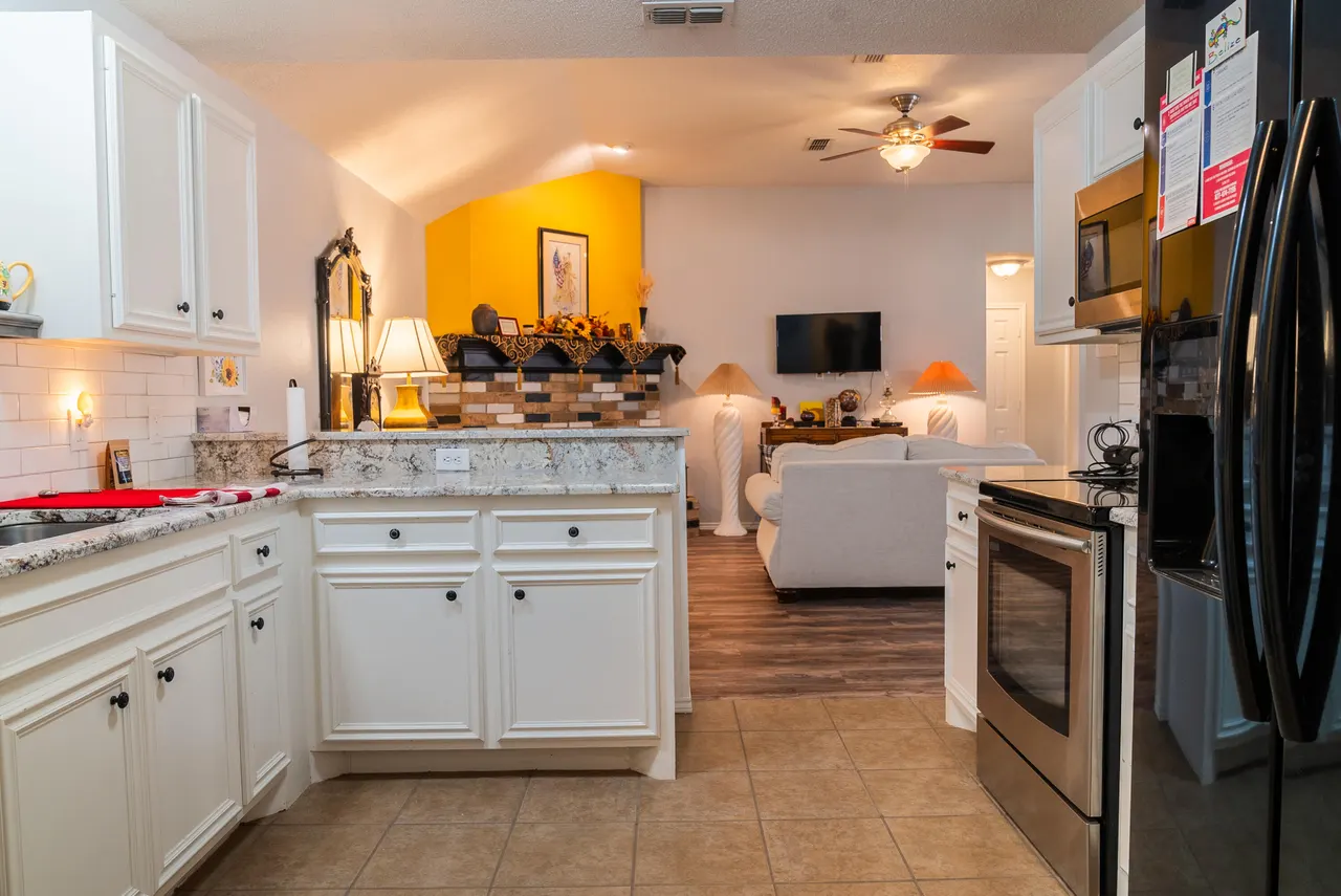 Photo 6 — 728 9th Street, Wolfforth, TX 79382